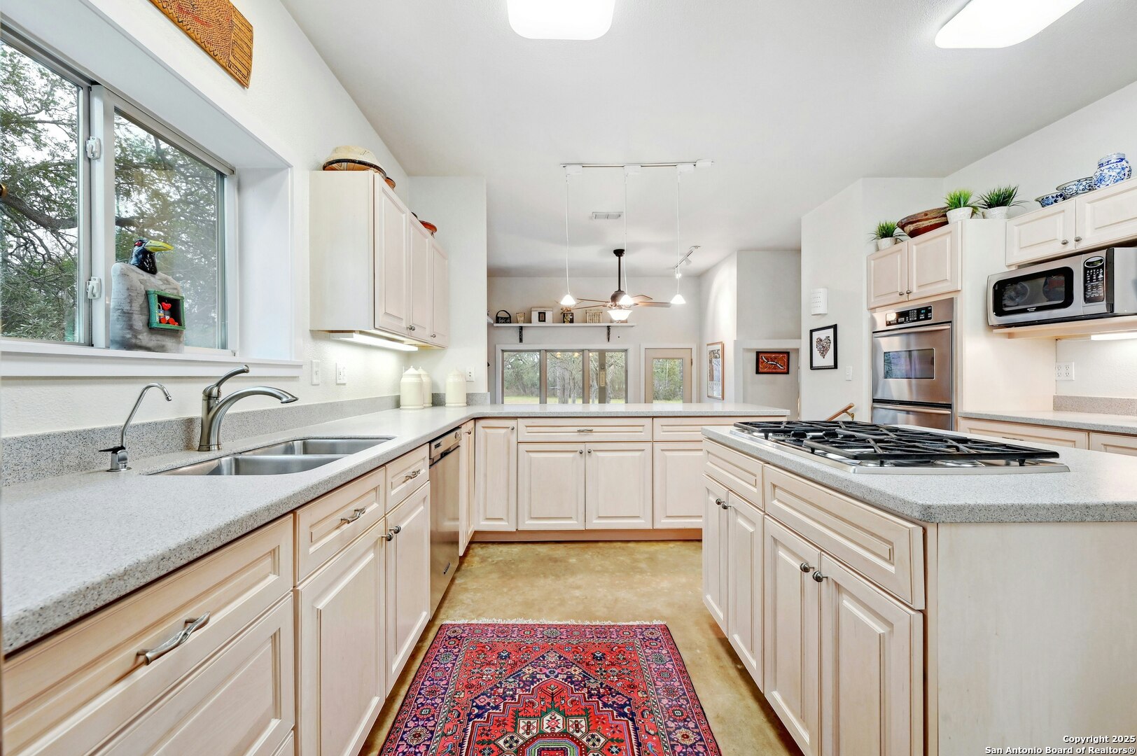 main property photo 12