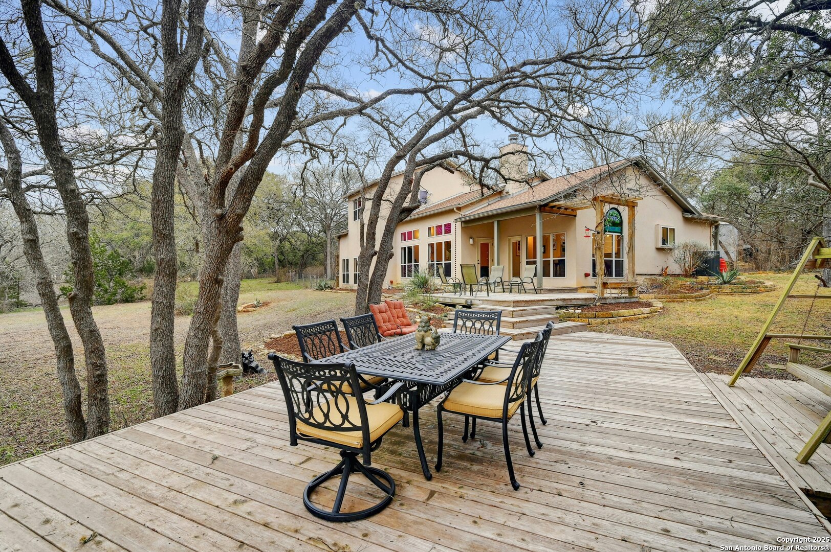 main property photo 30
