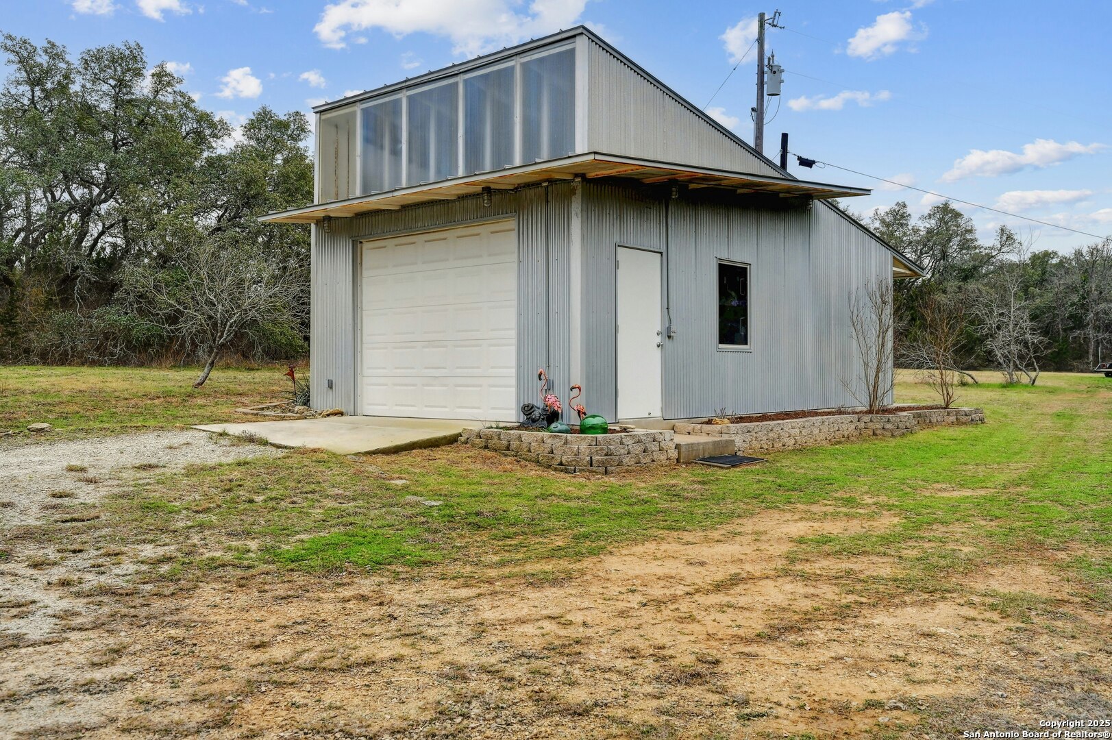 main property photo 32
