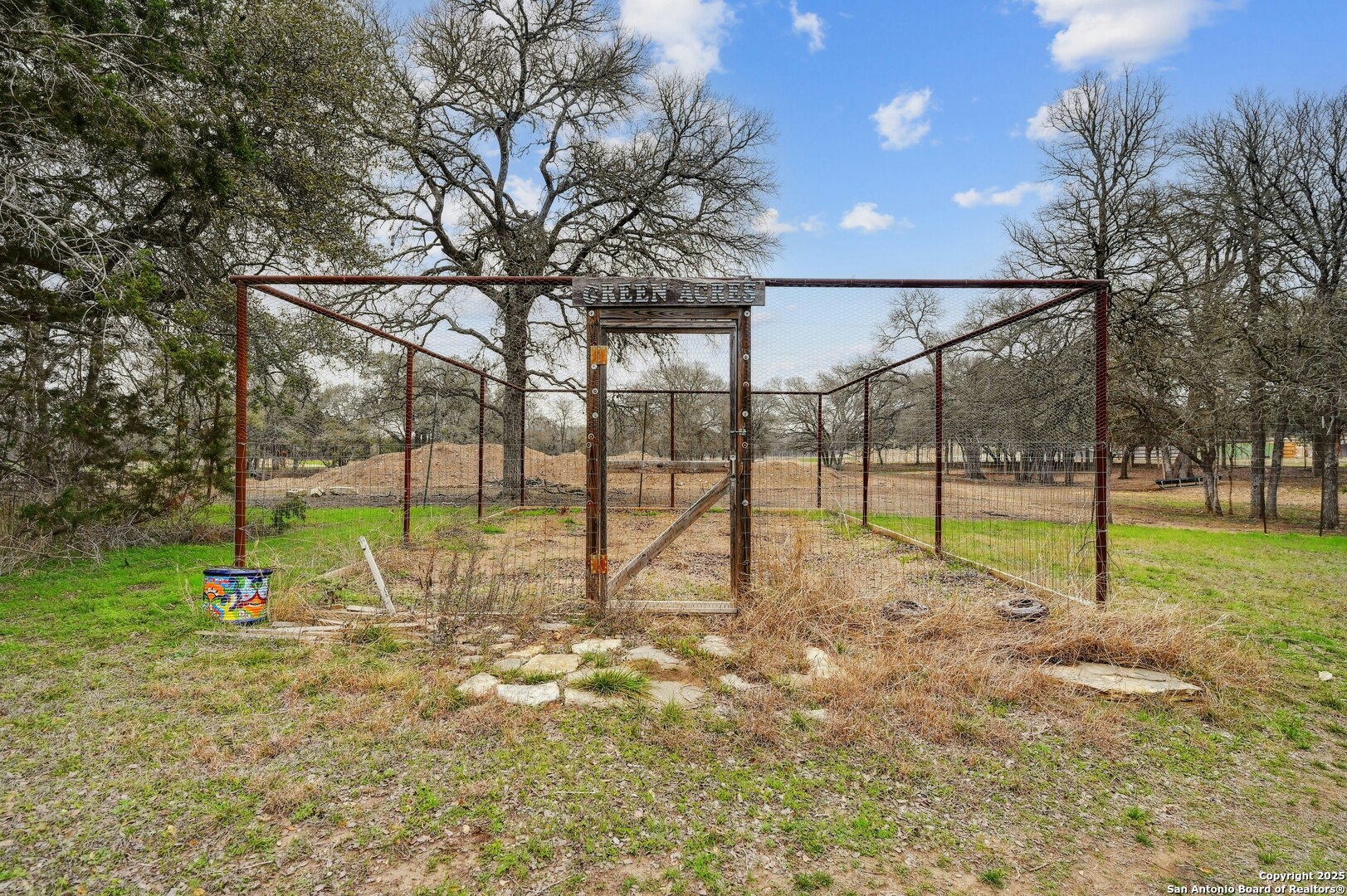 main property photo 33