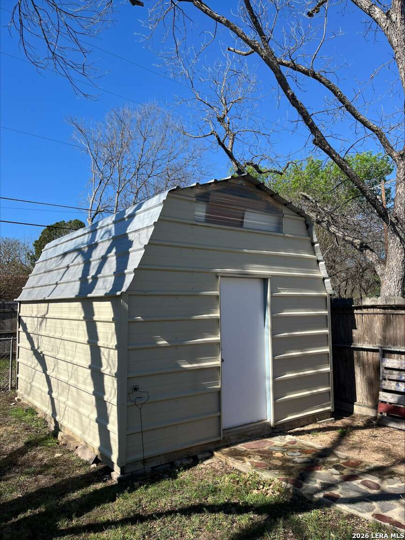 main property photo 18