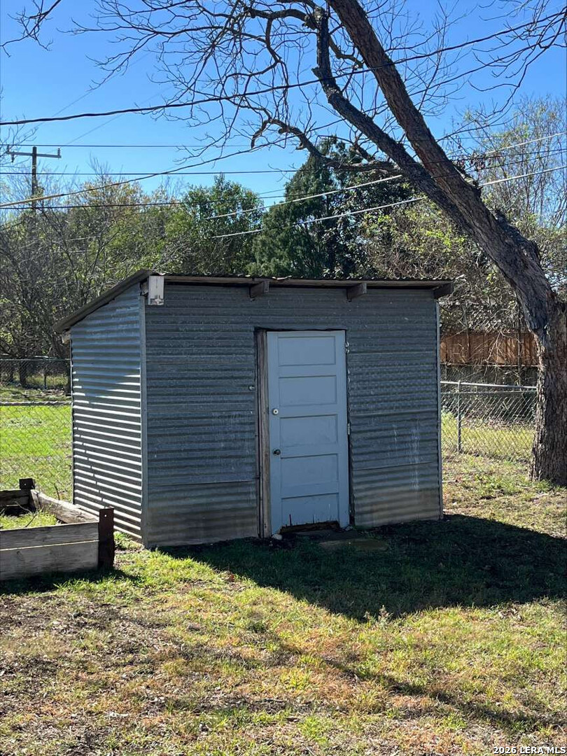 main property photo 19