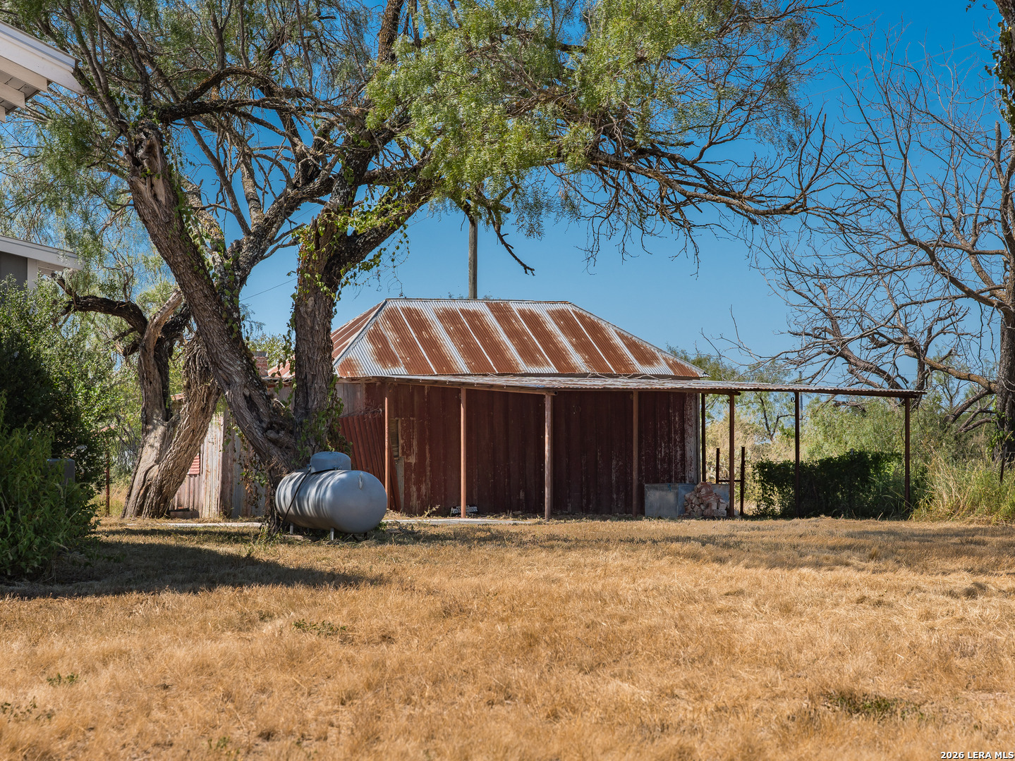 main property photo 17