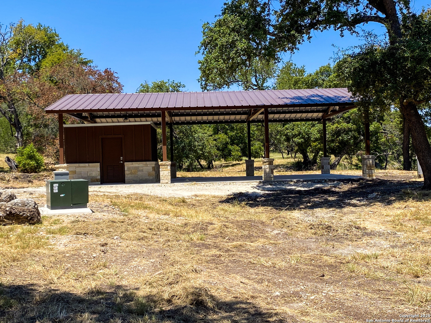 main property photo 22