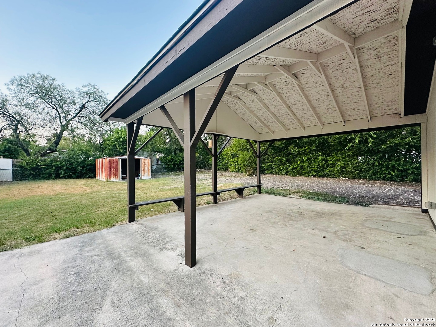 main property photo 17