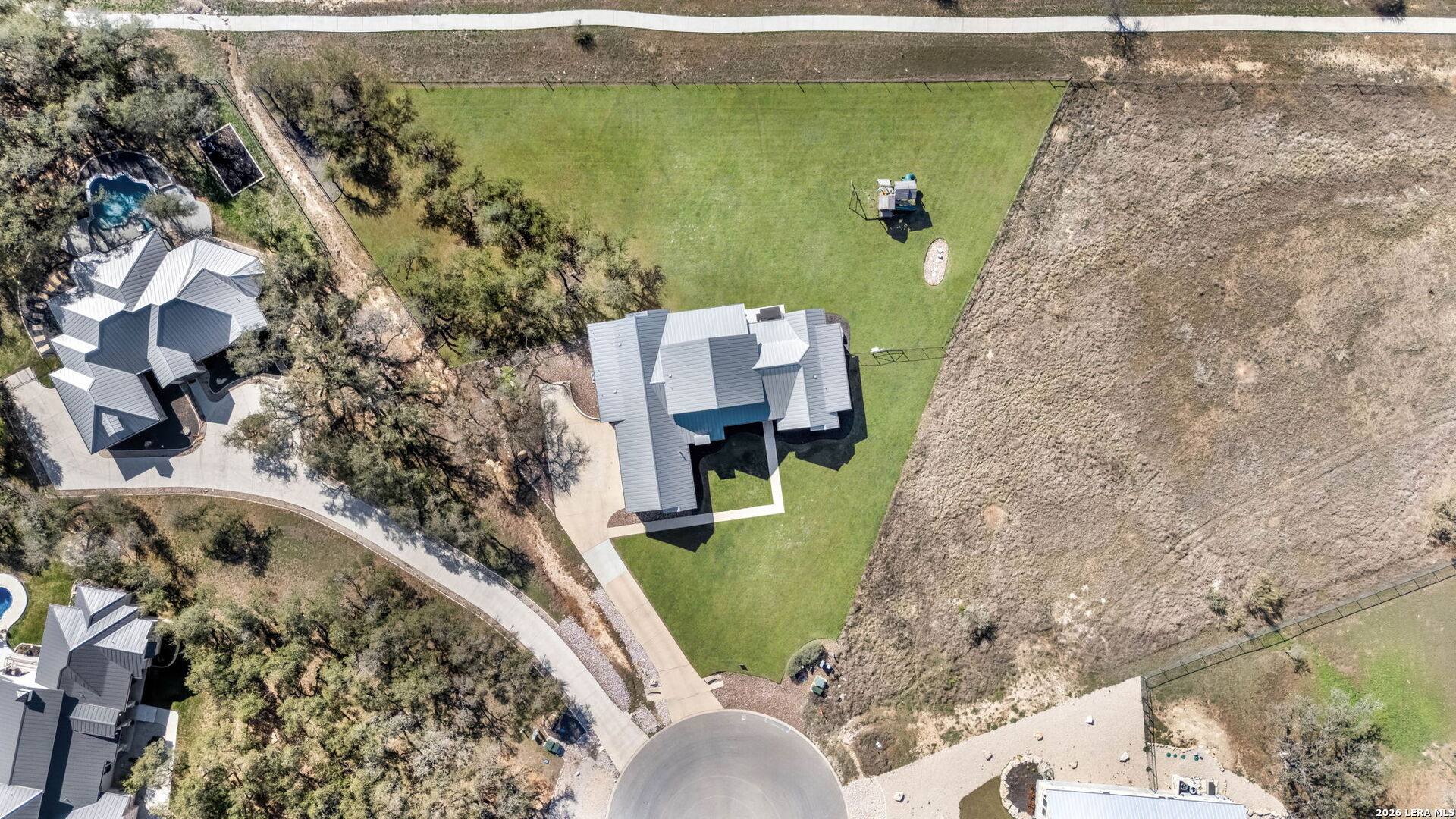 main property photo 45
