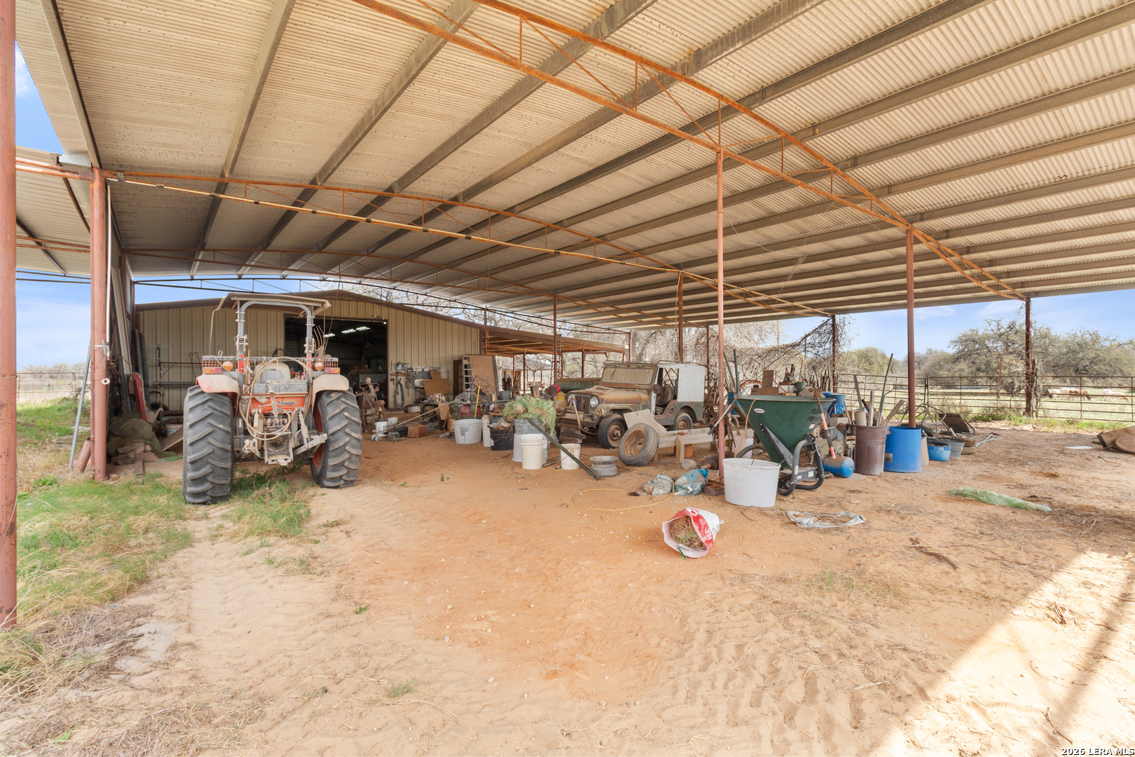 main property photo 28