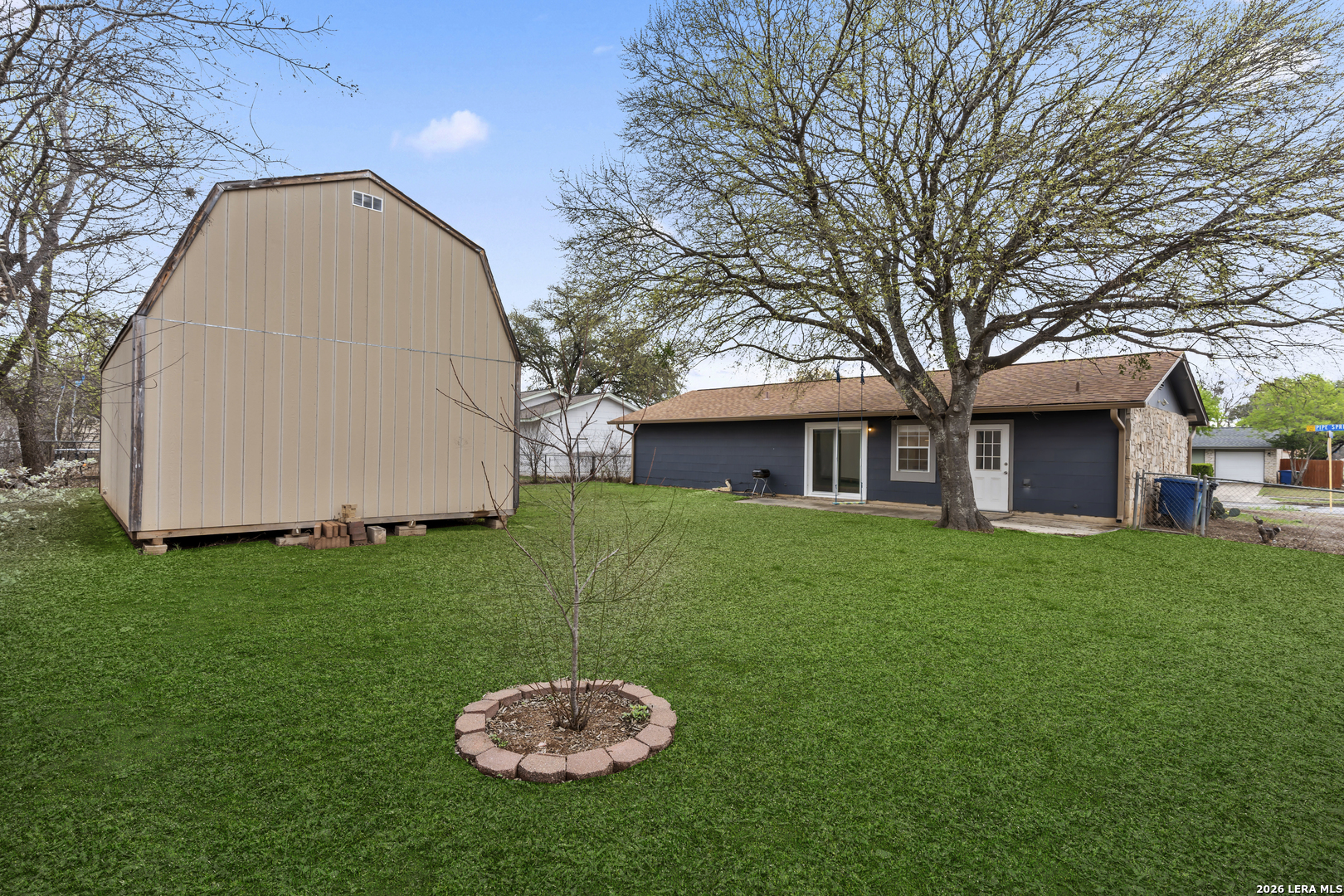 main property photo 13
