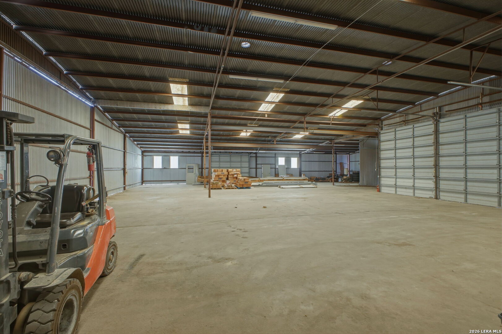 main property photo 10