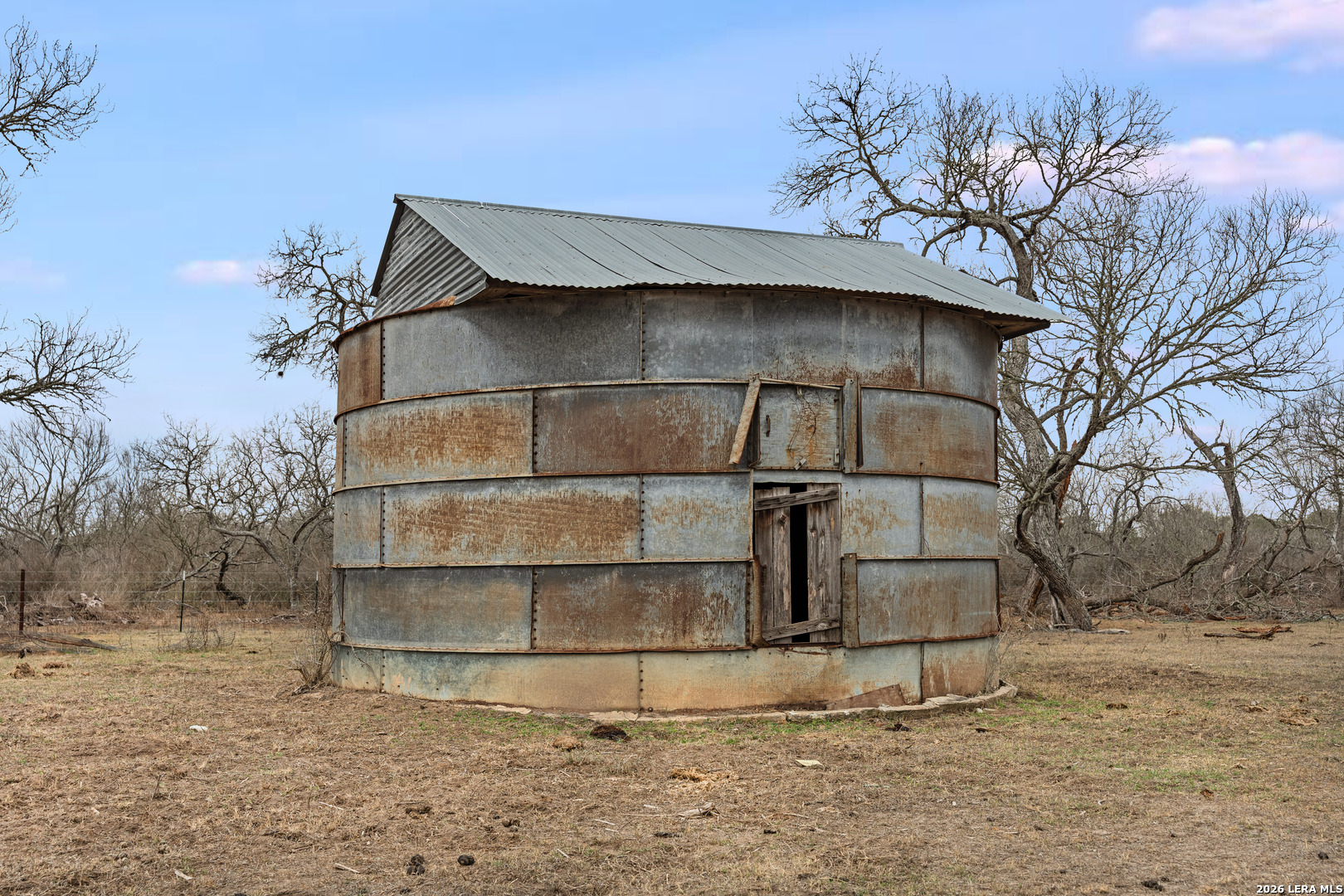 main property photo 18