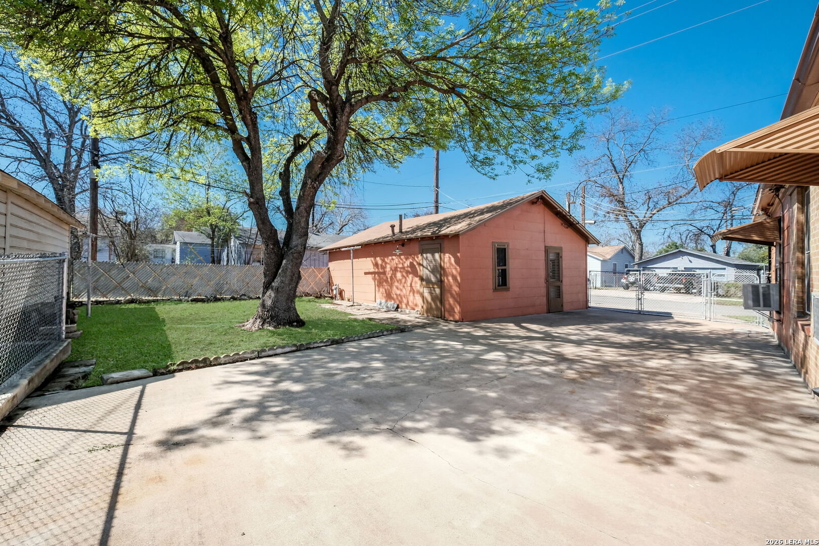main property photo 27