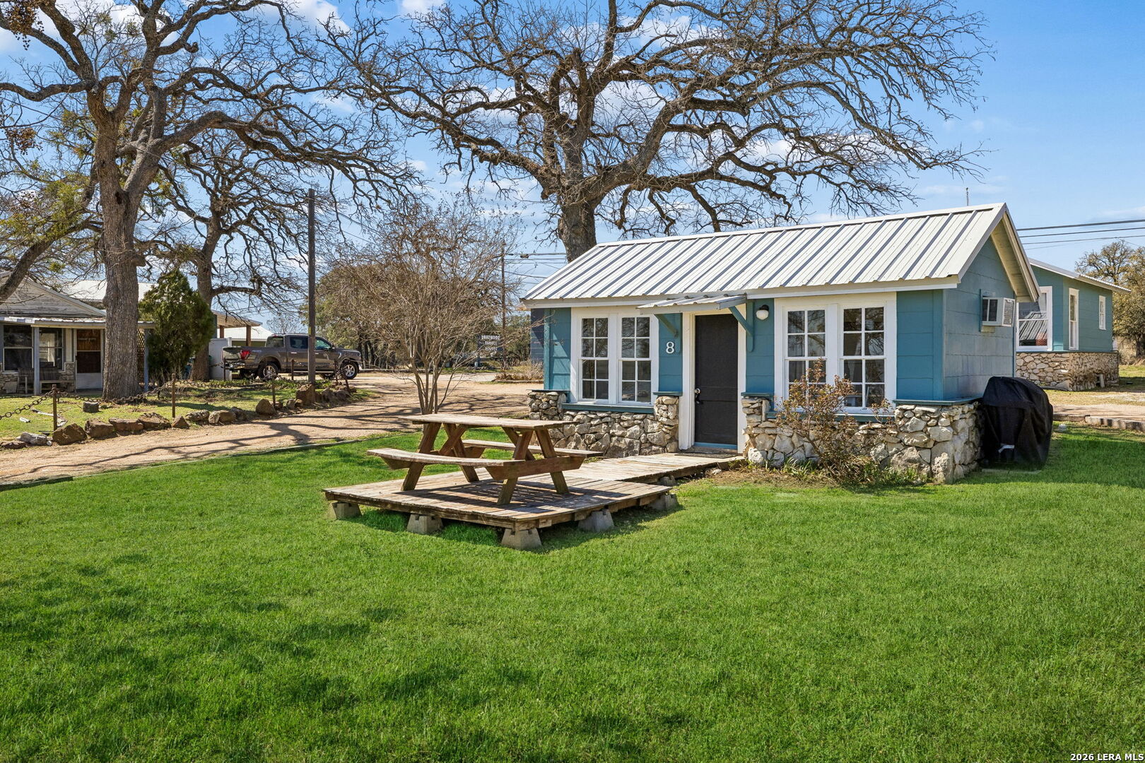 main property photo 16