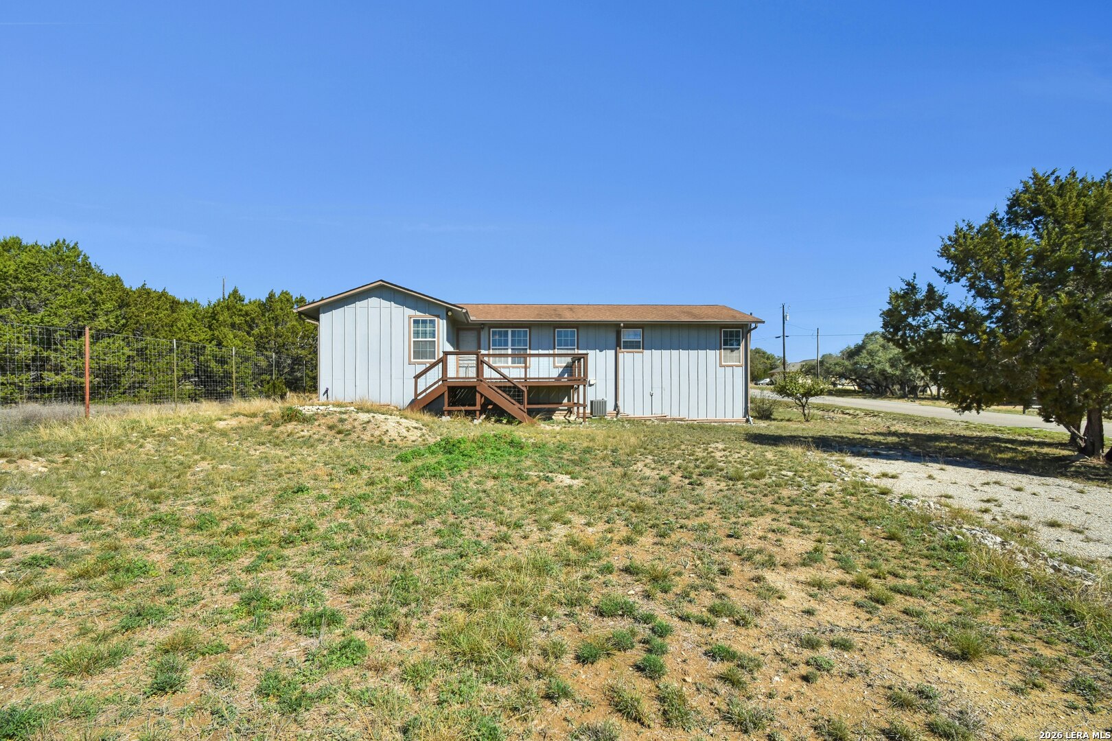 main property photo 23
