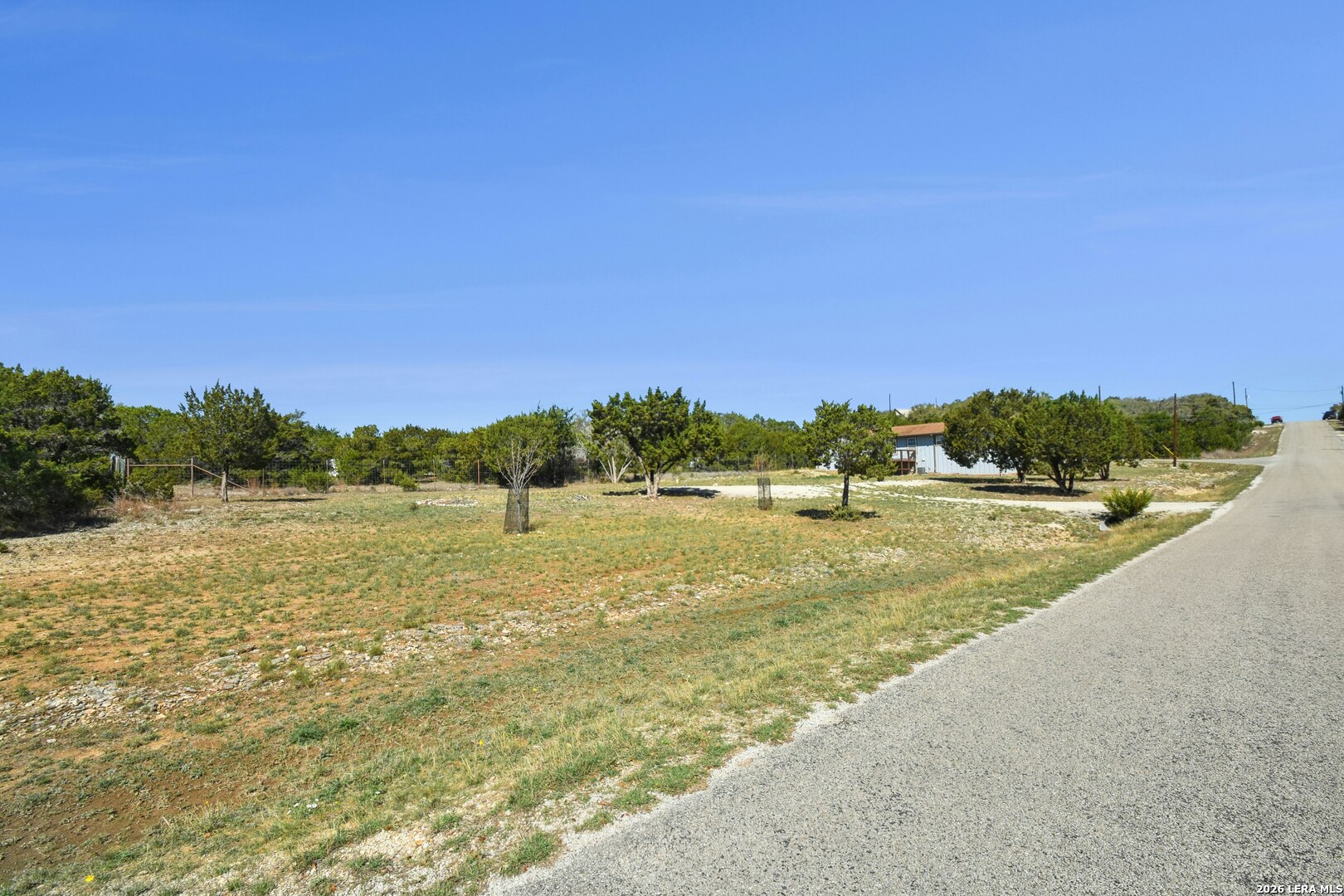 main property photo 27