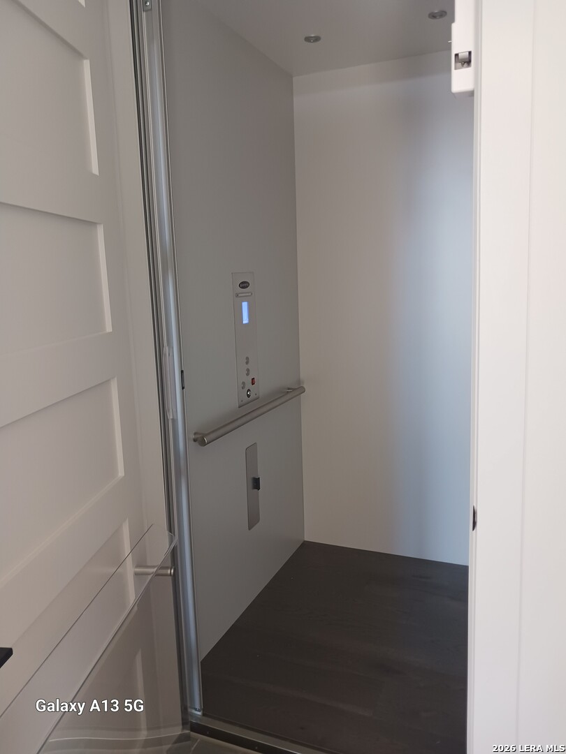 main property photo 24