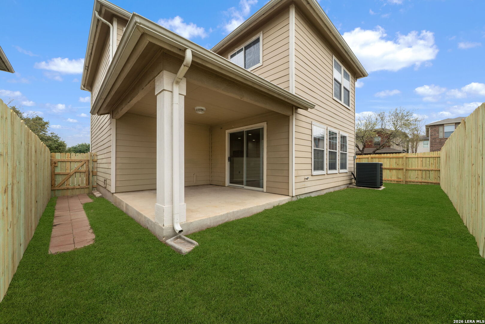 main property photo 28