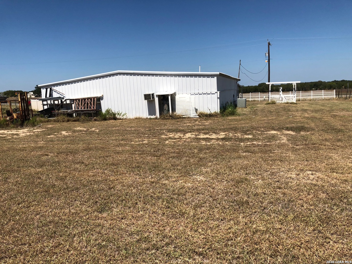 main property photo 4