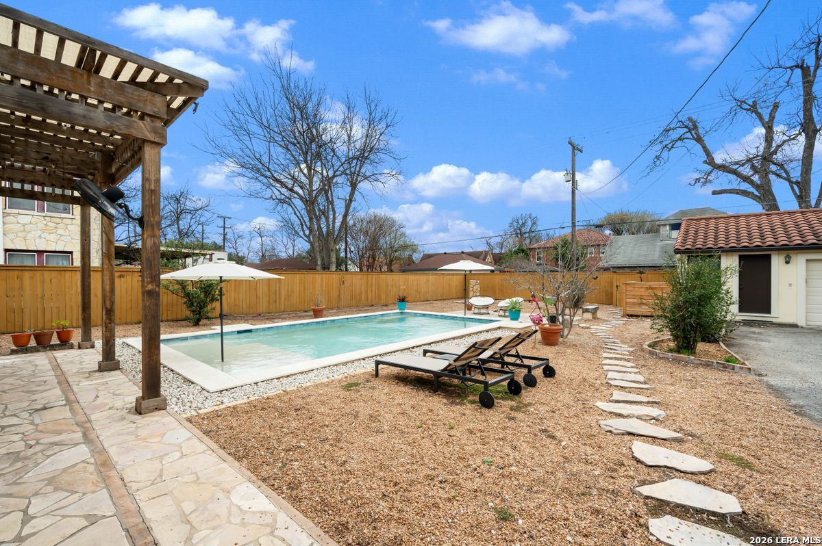 main property photo 29