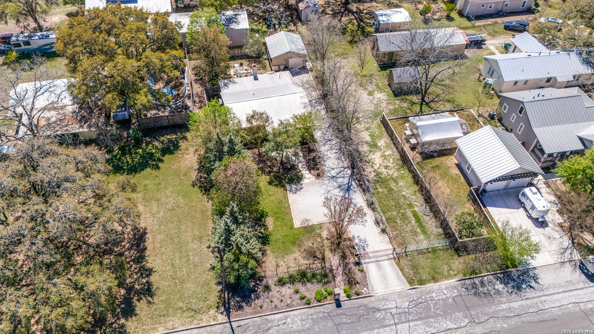 main property photo 37