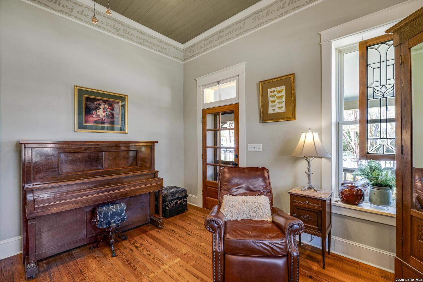 main property photo 11