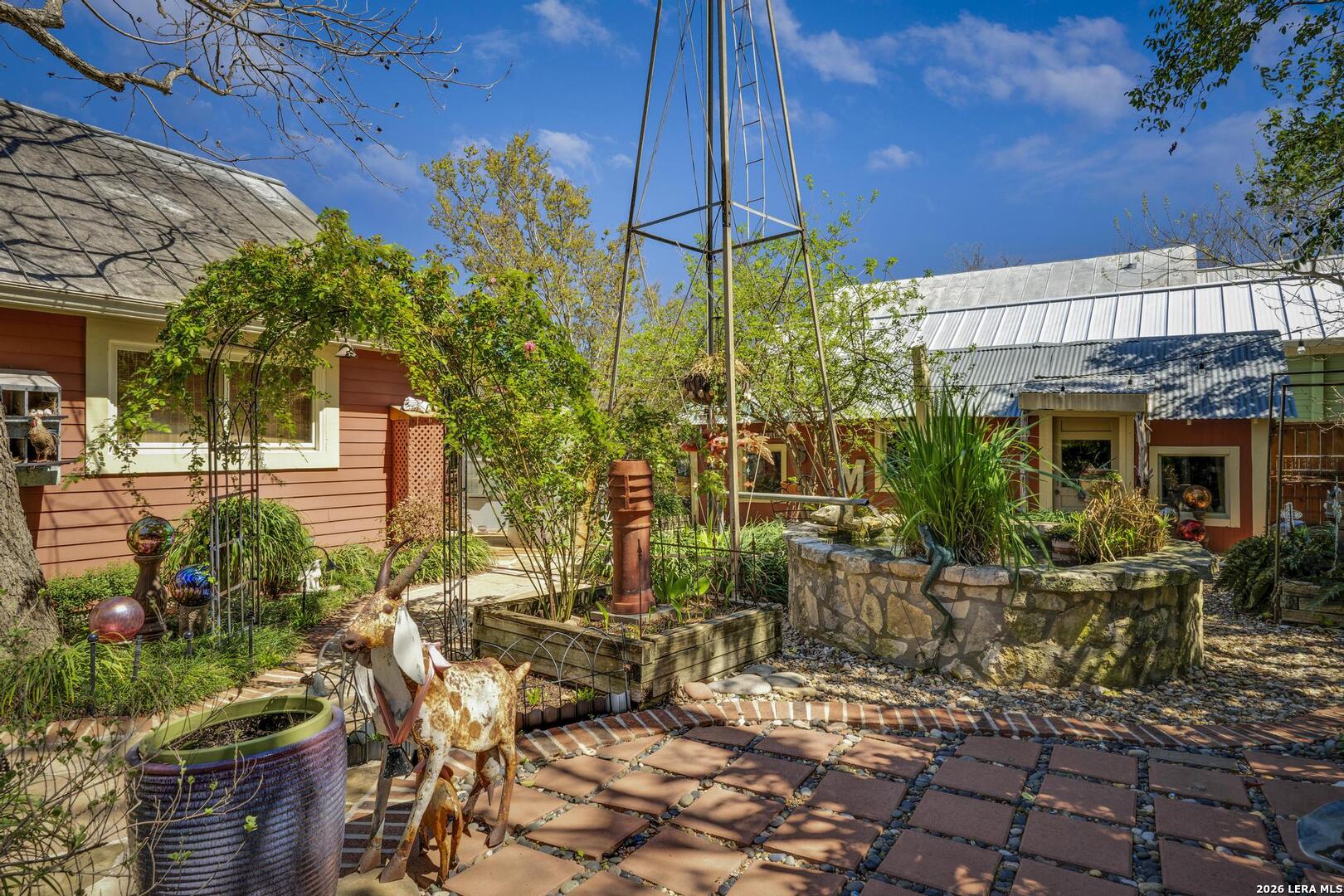 main property photo 30