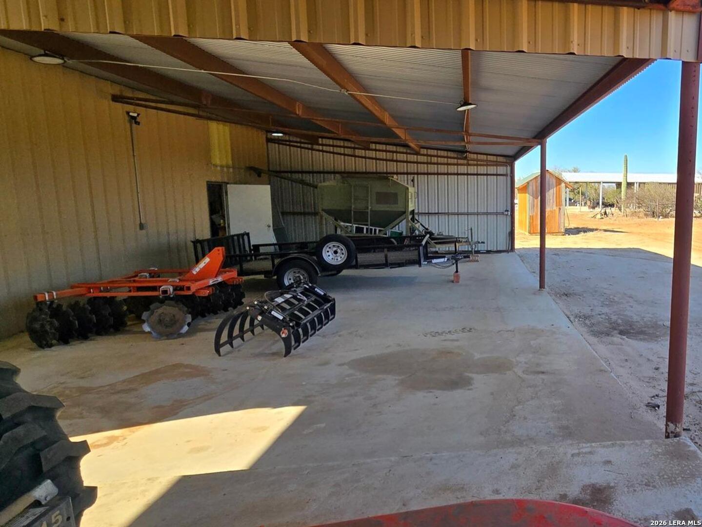 main property photo 8