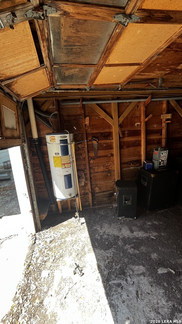 main property photo 32