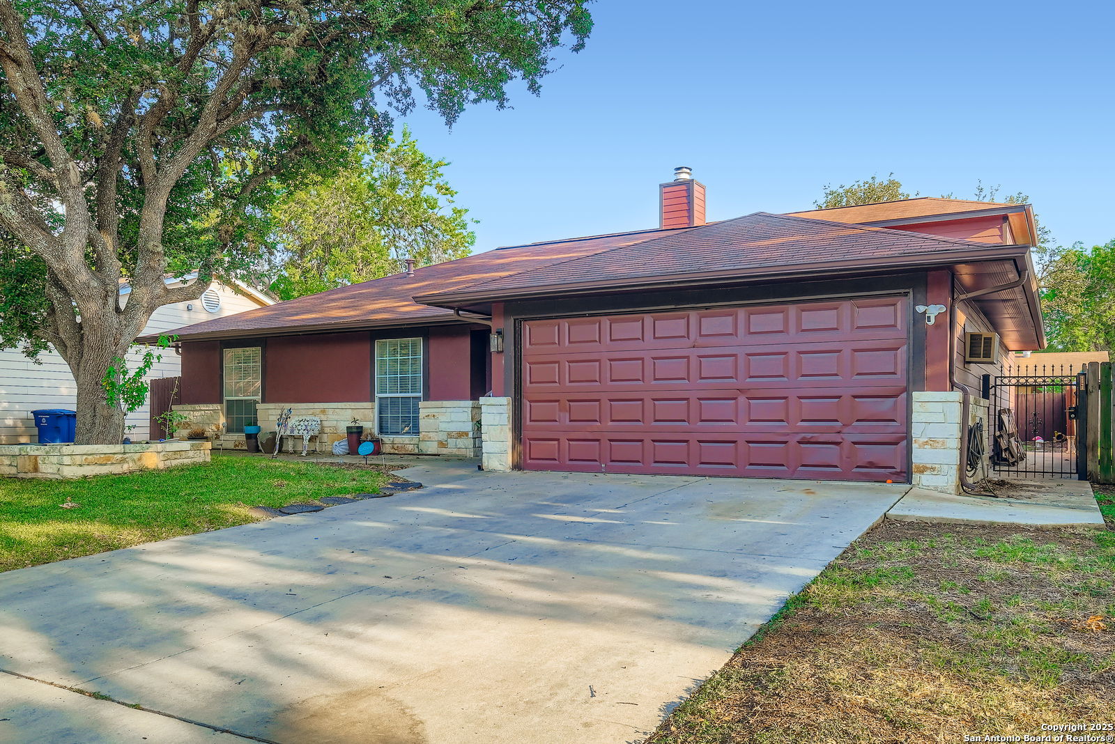 main property photo 7