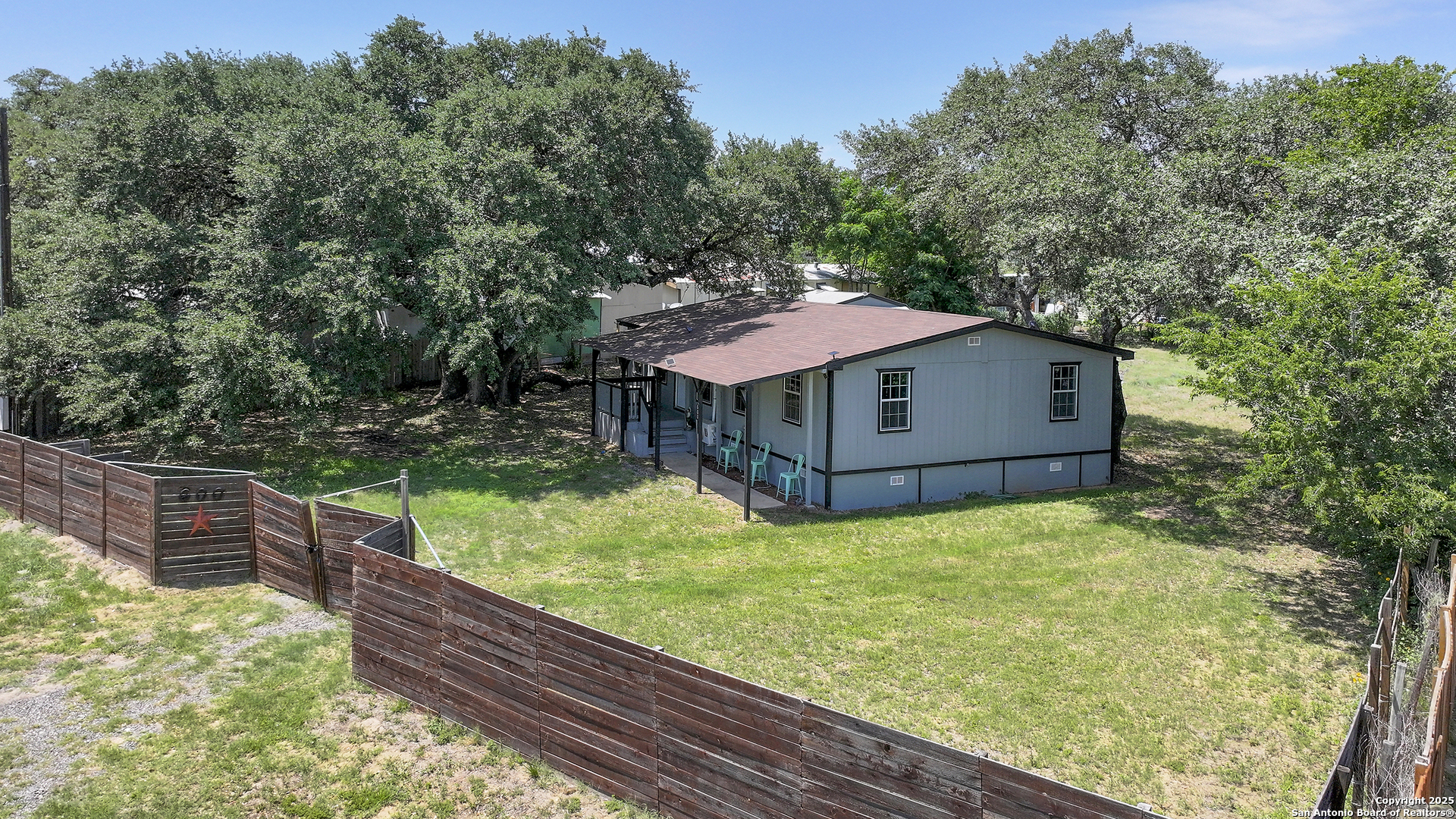 main property photo 11