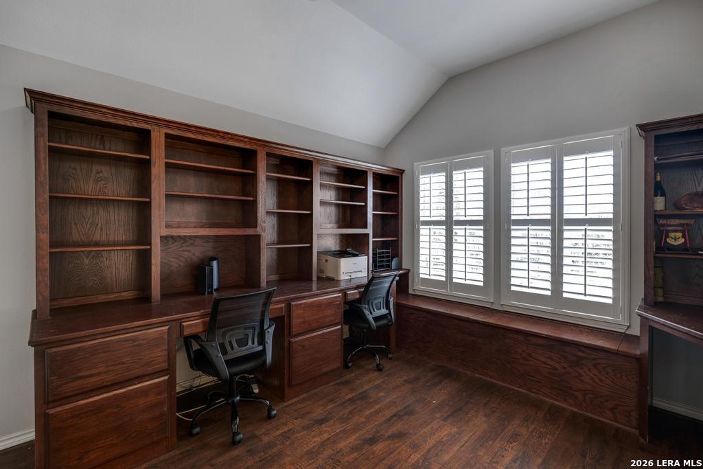main property photo 29