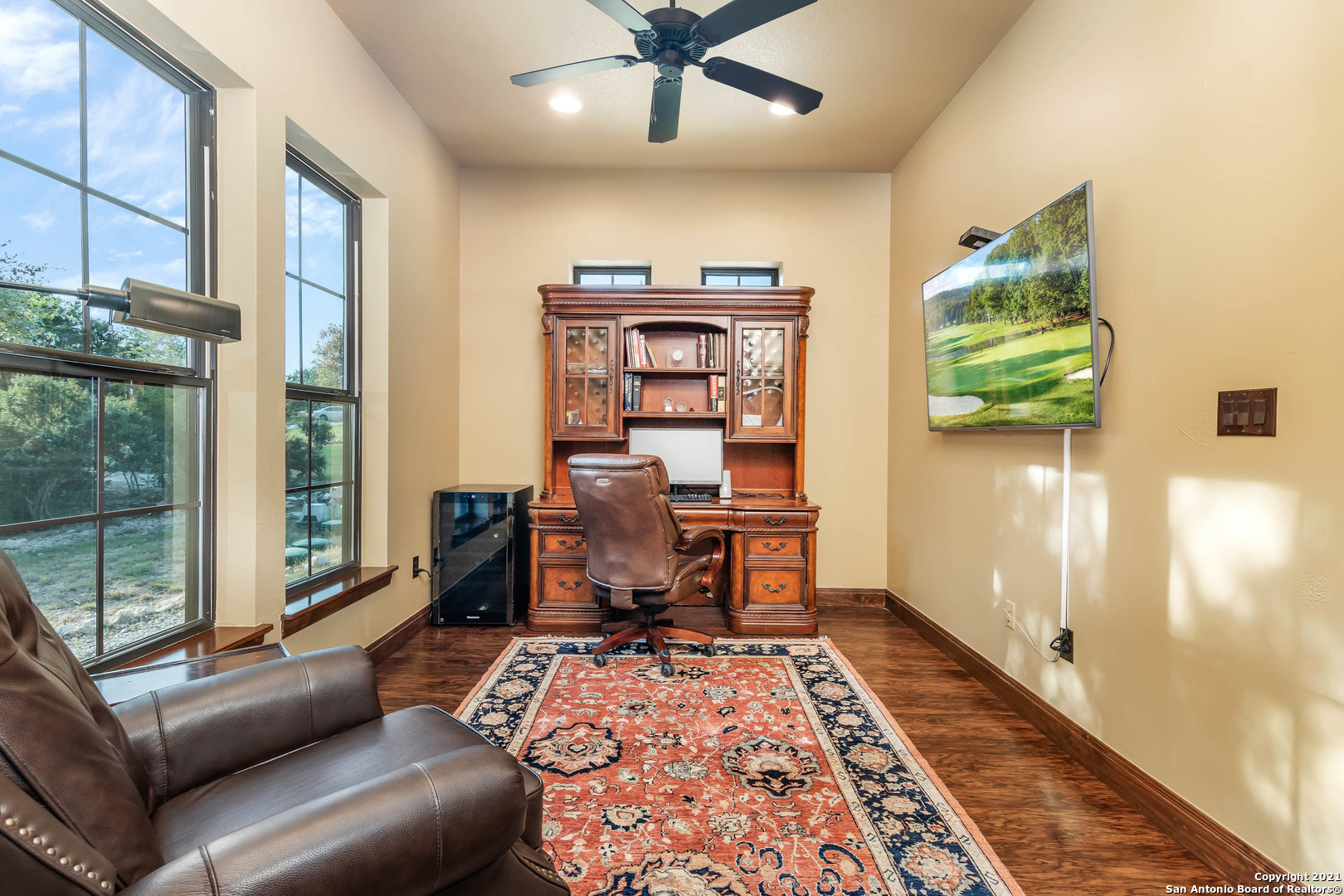 main property photo 25