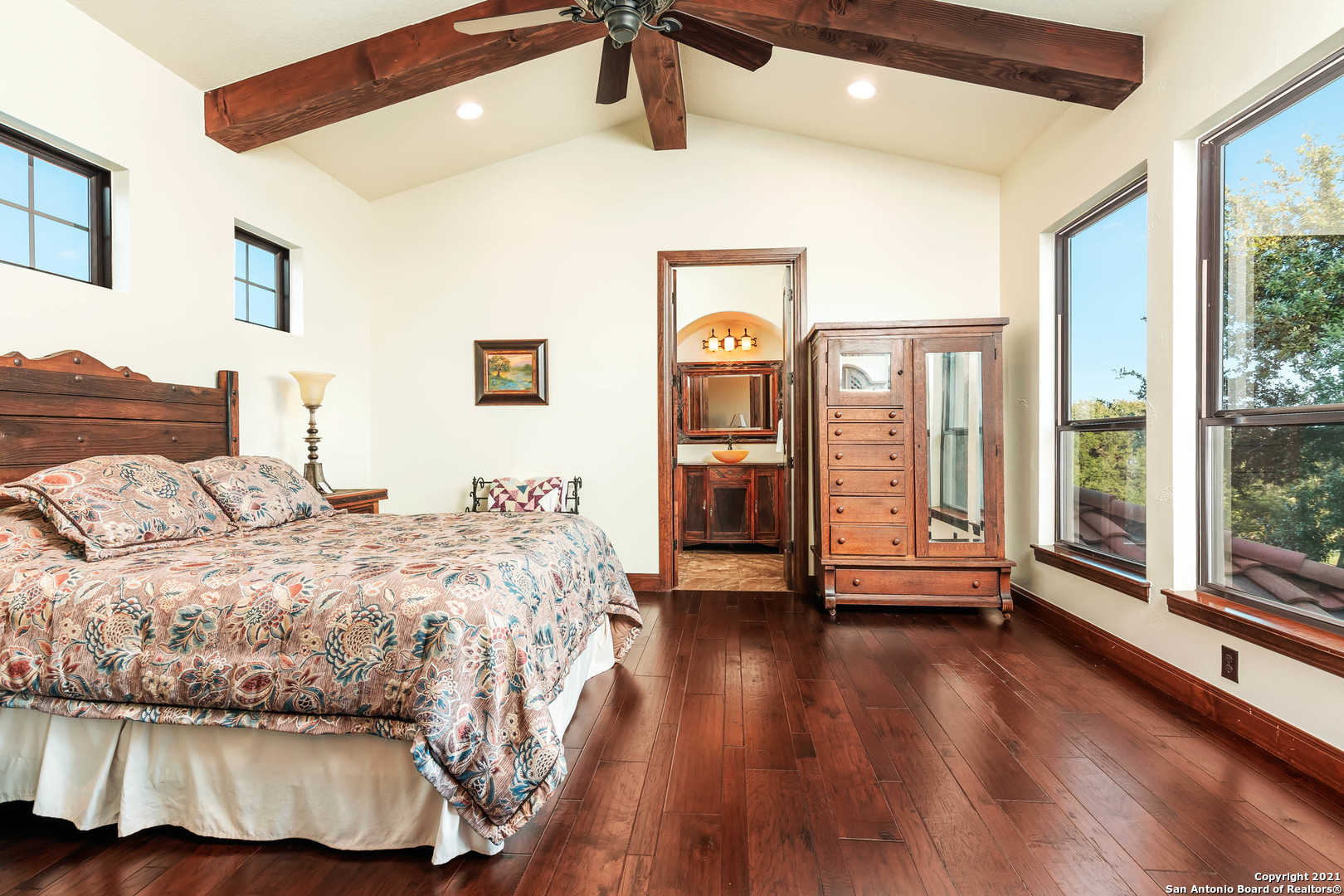 main property photo 31