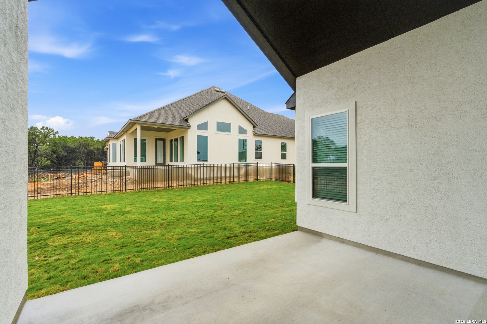 main property photo 40
