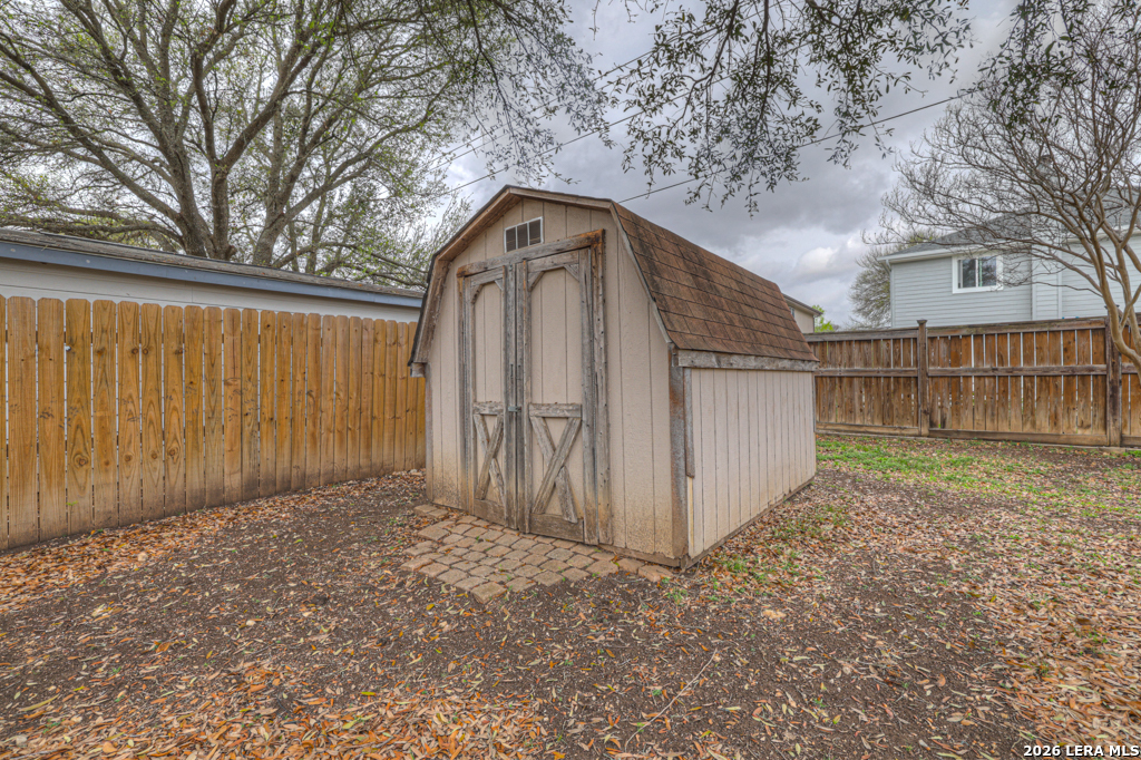 main property photo 30