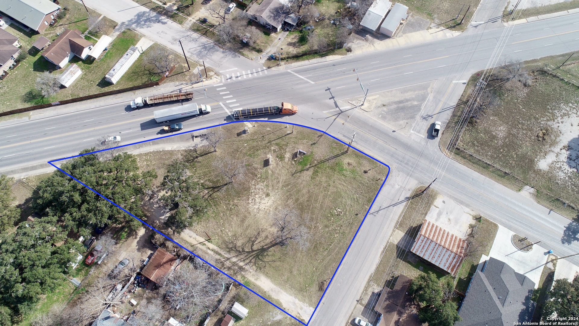 main property photo 6