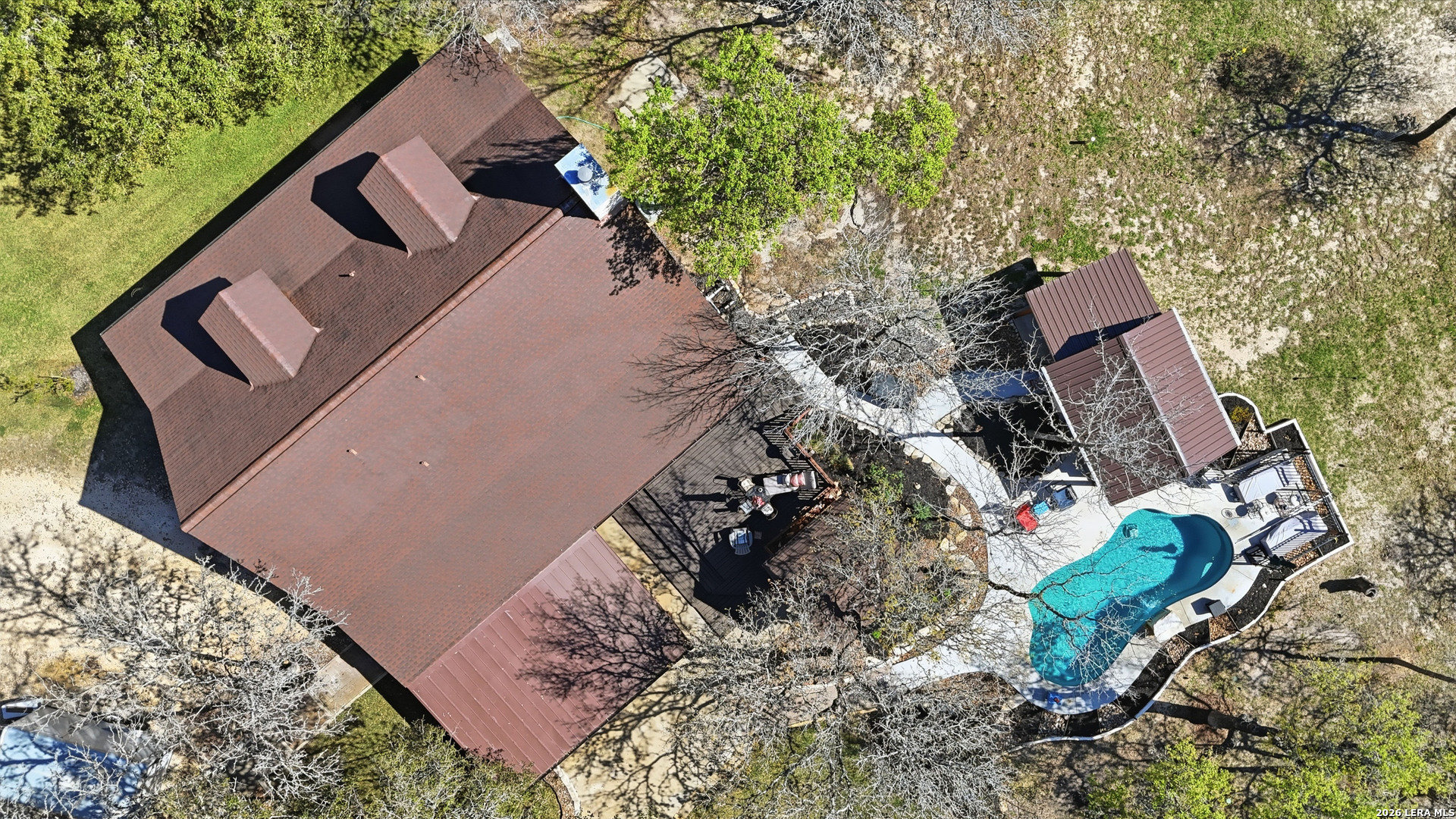 main property photo 39