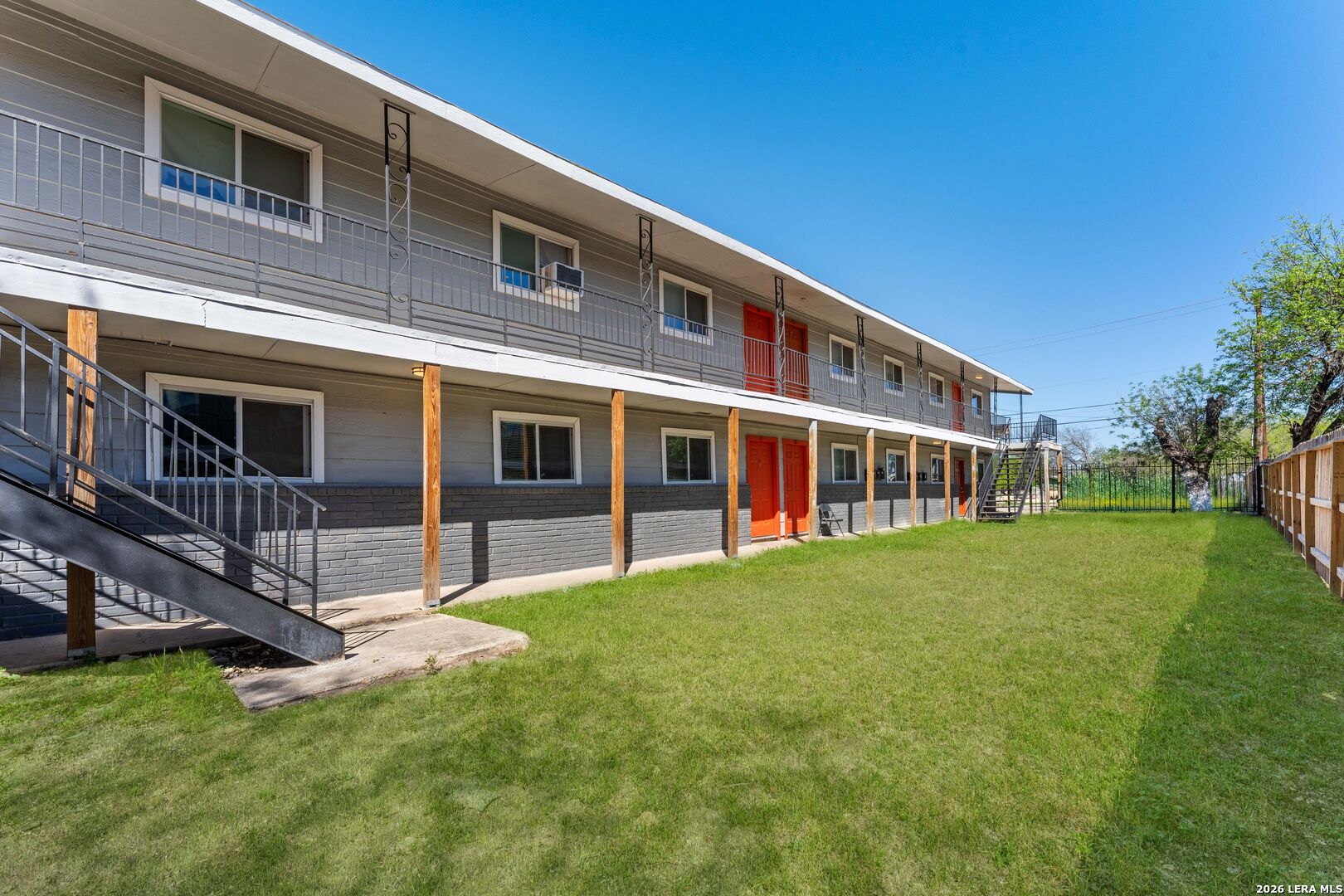 main property photo 17