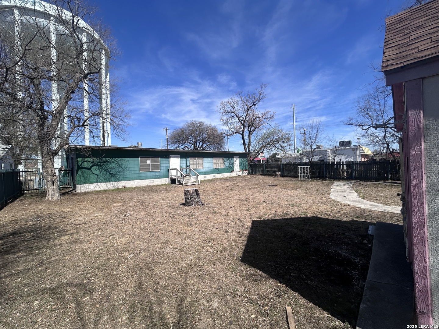 main property photo 13