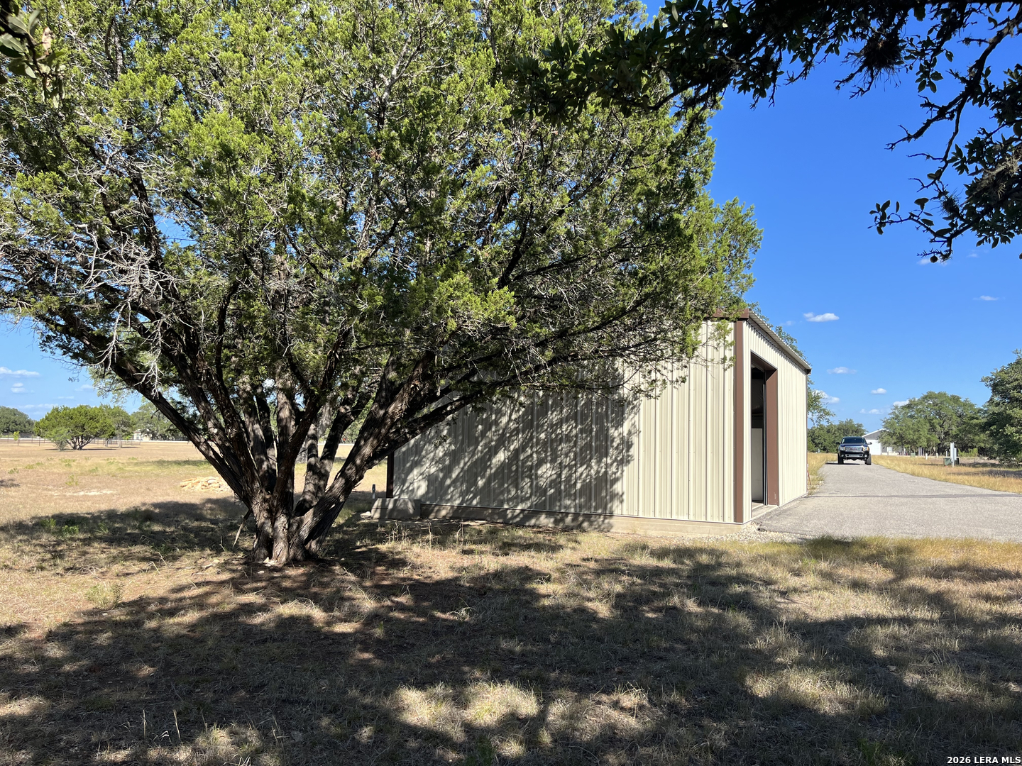 main property photo 17