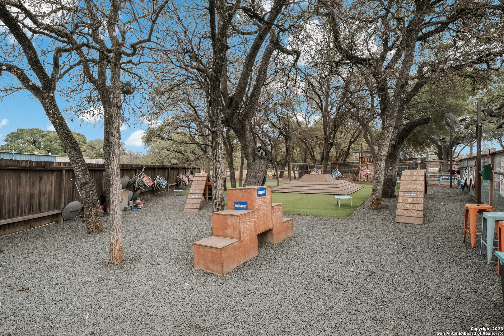 main property photo 31