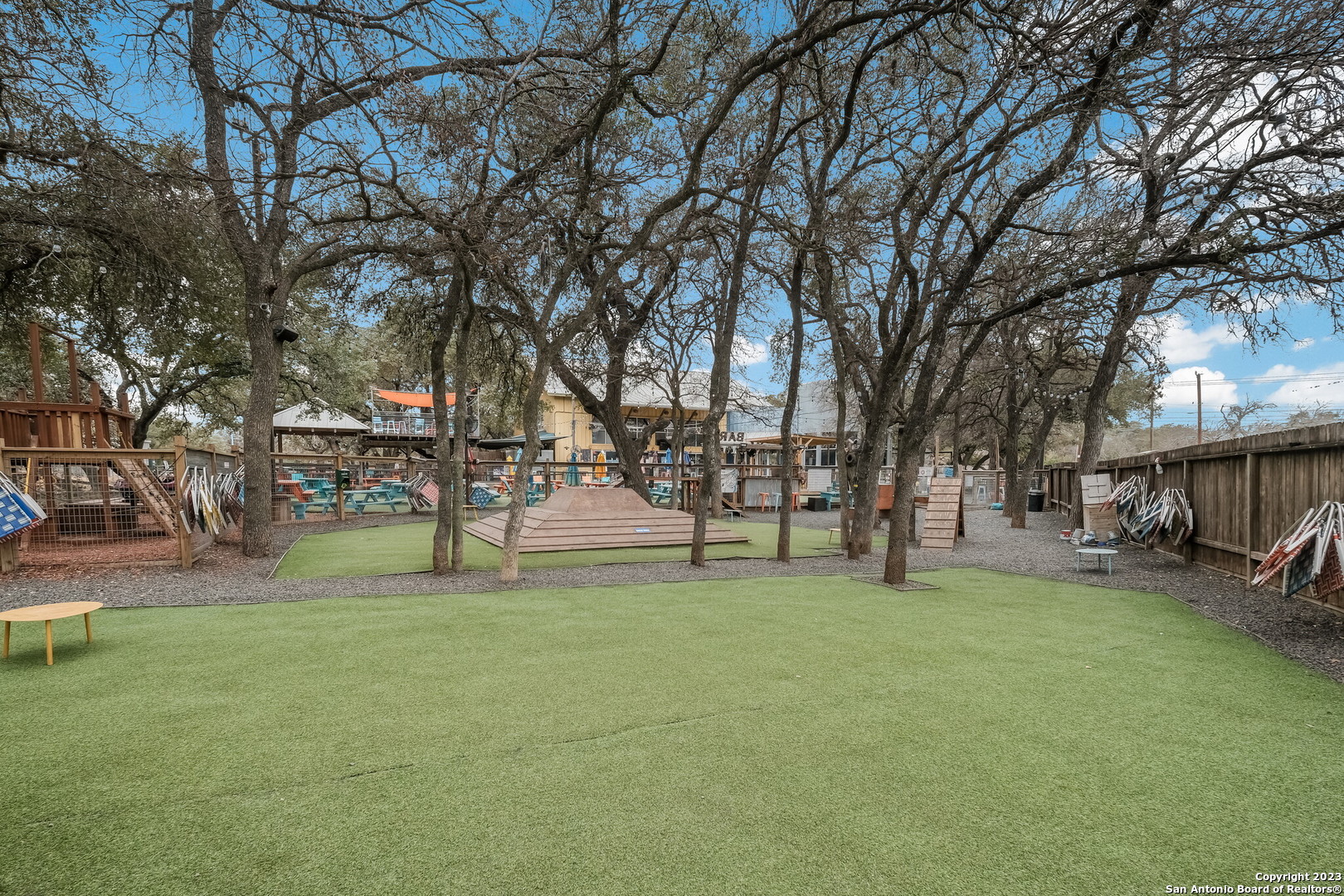 main property photo 33