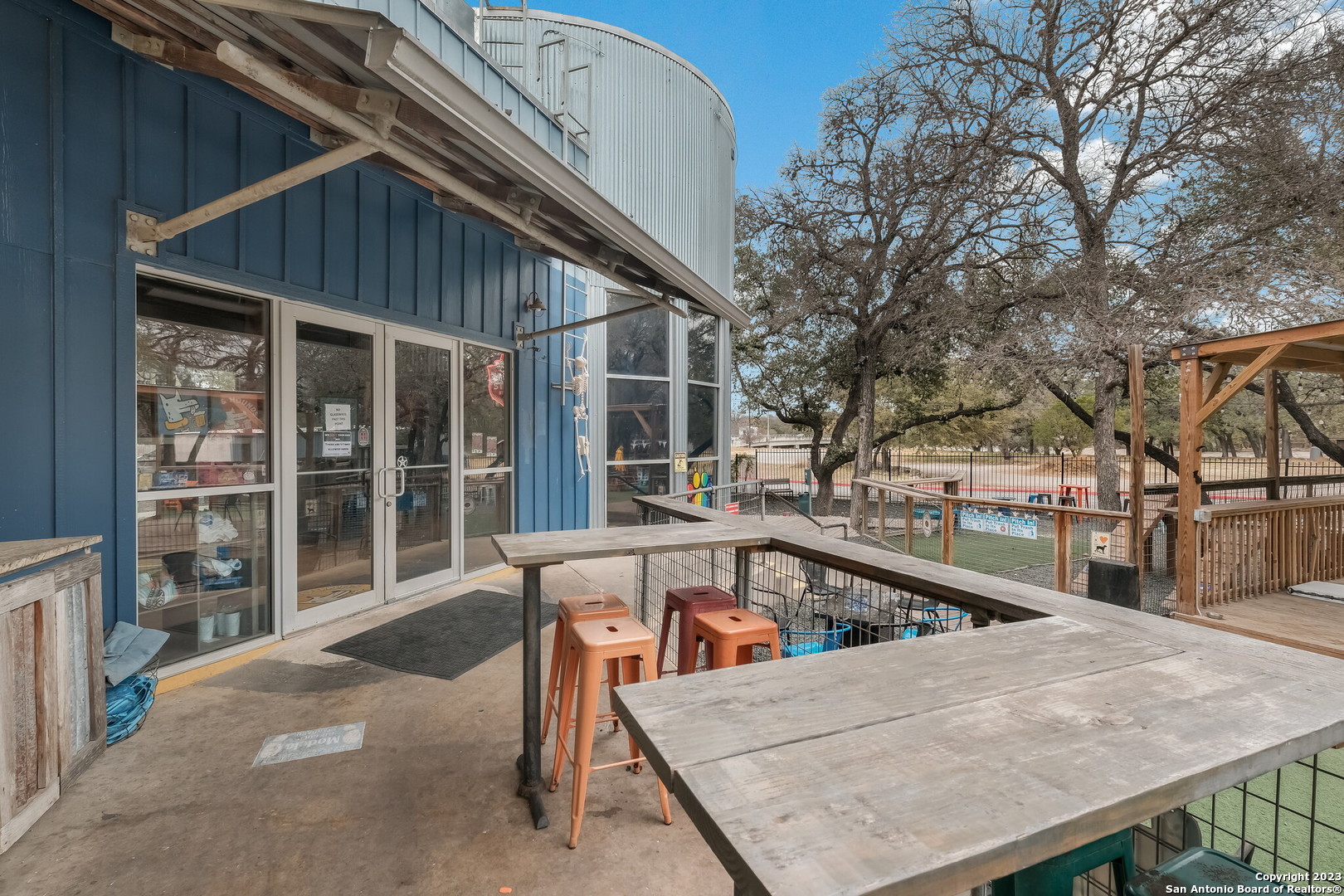 main property photo 37