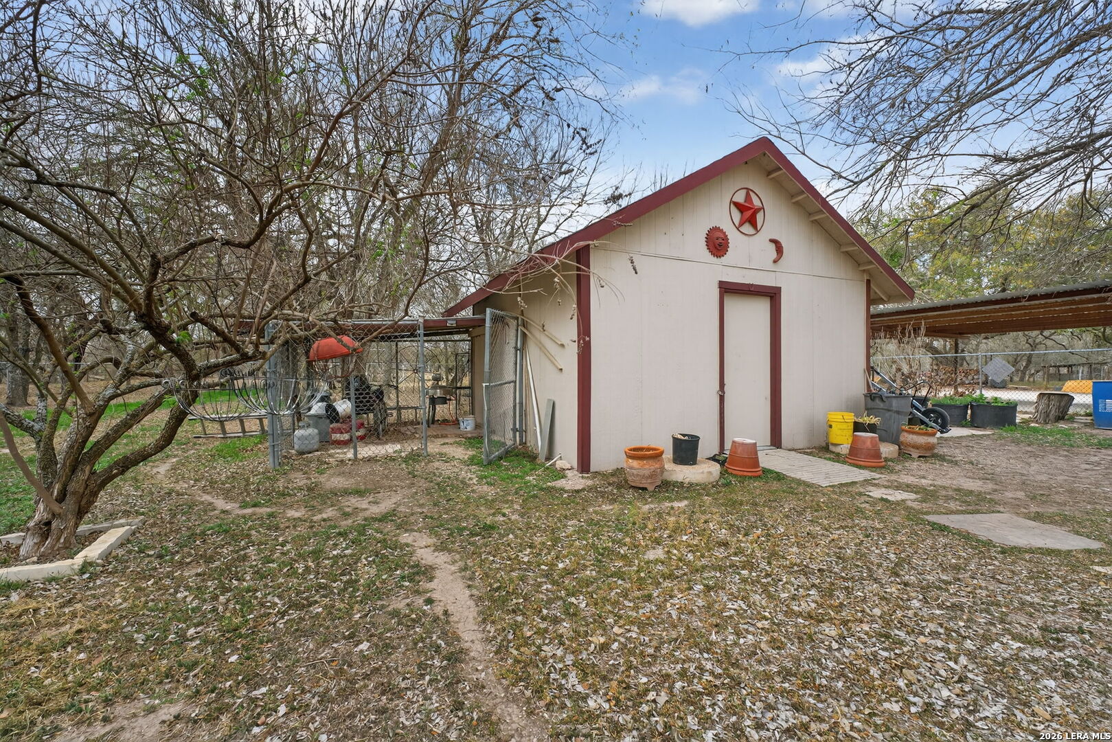 main property photo 23