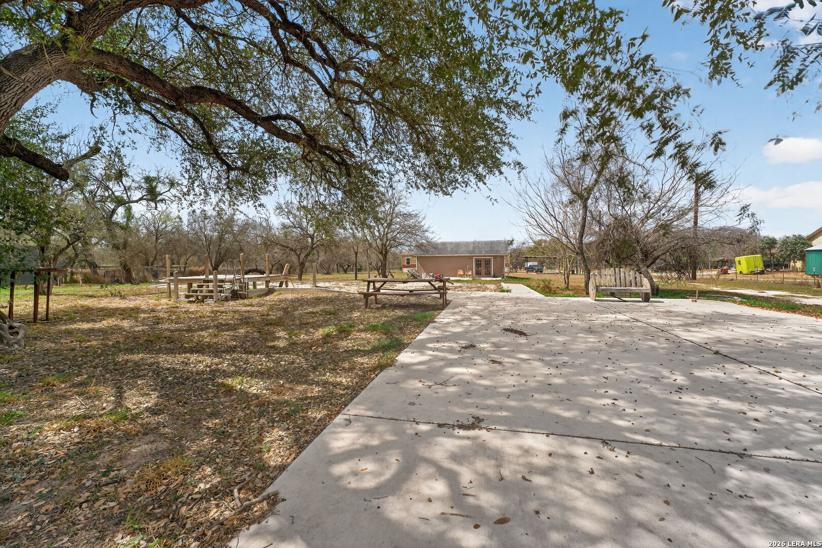 main property photo 34