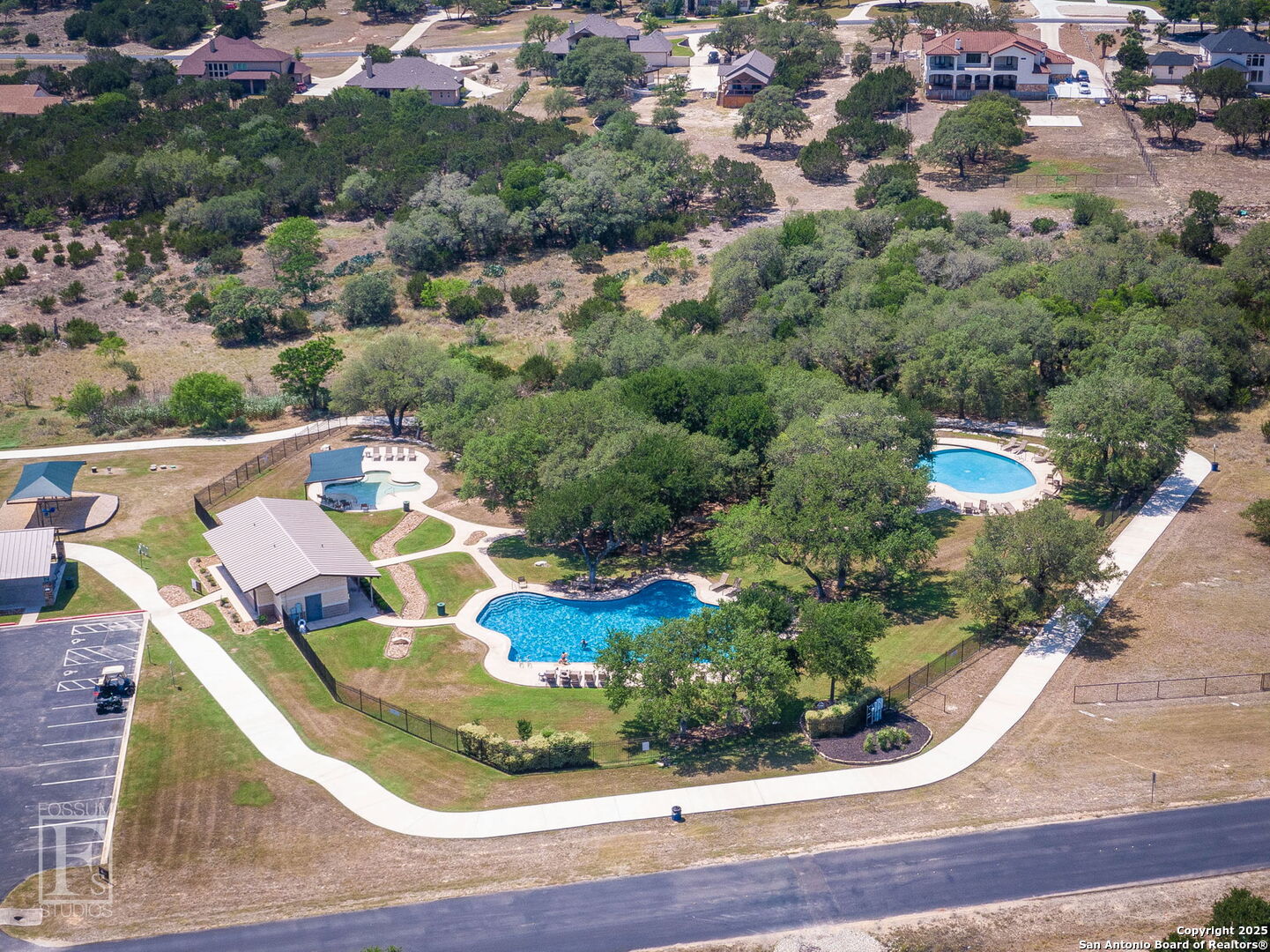 main property photo 33