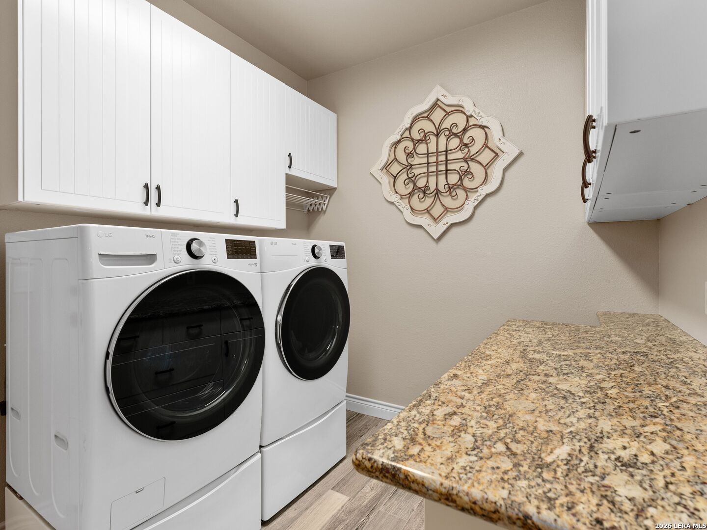 property viewer photo 27