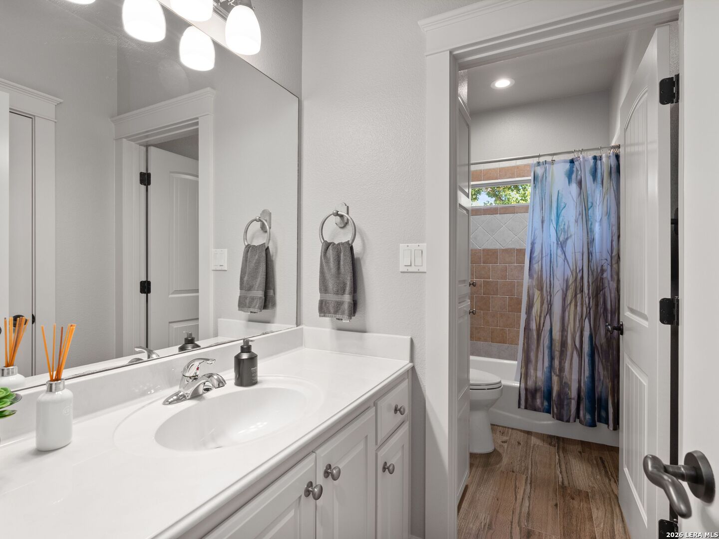property viewer photo 32
