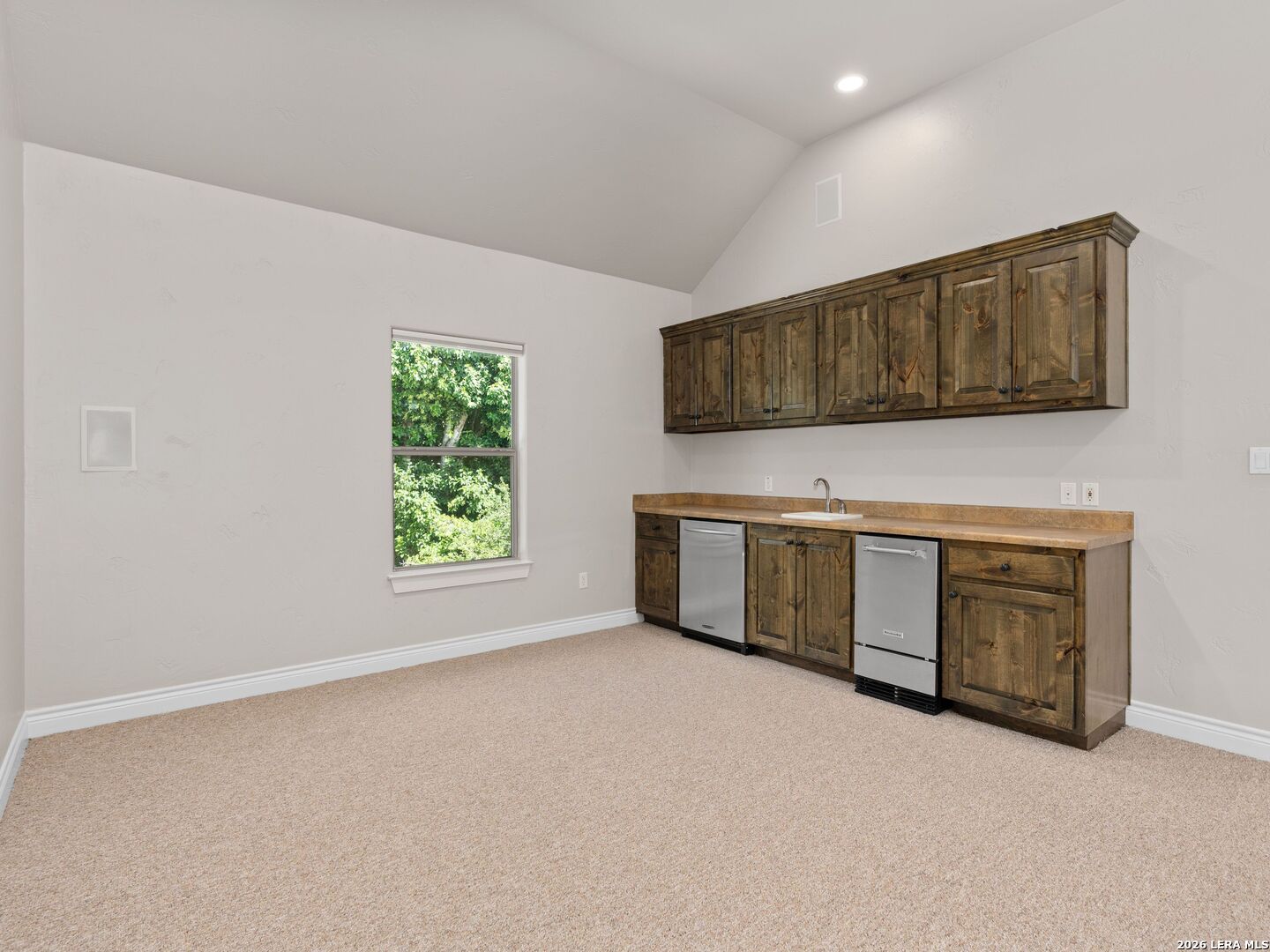 property viewer photo 35