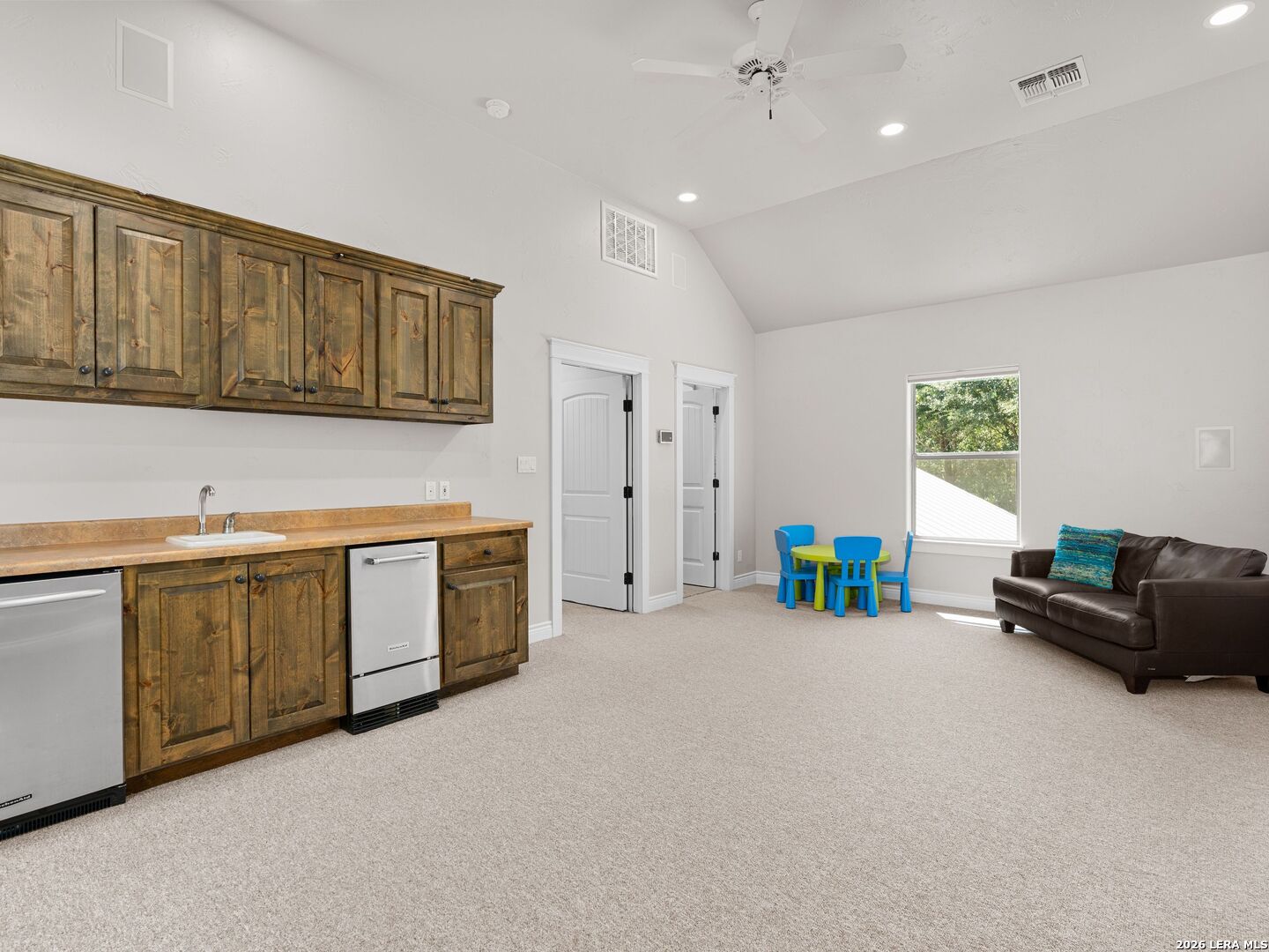 property viewer photo 36