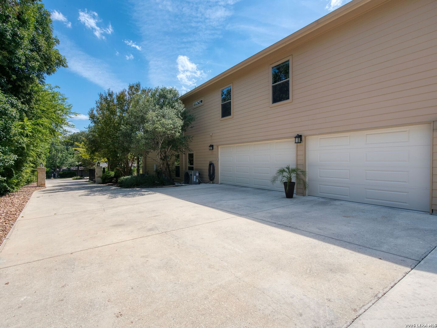 property viewer photo 48